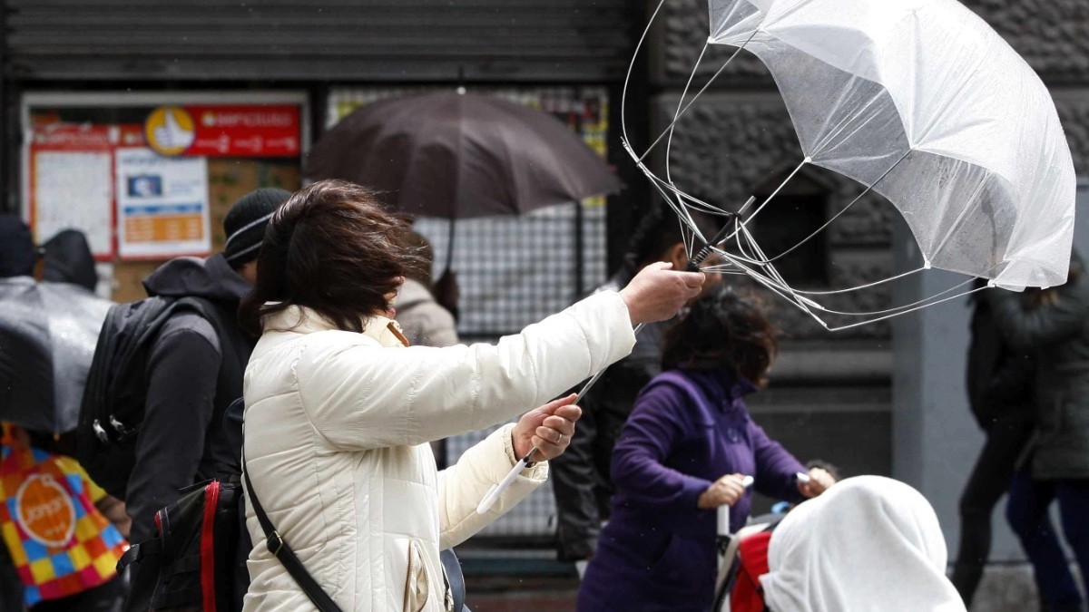 Se aproximan fuertes rachas de viento al sur: Revisa cuándo y qué velocidad tendrán en cada sector