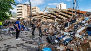 Niño de tres años es rescatado entre los escombros que dejaron los terremotos en Venezuela