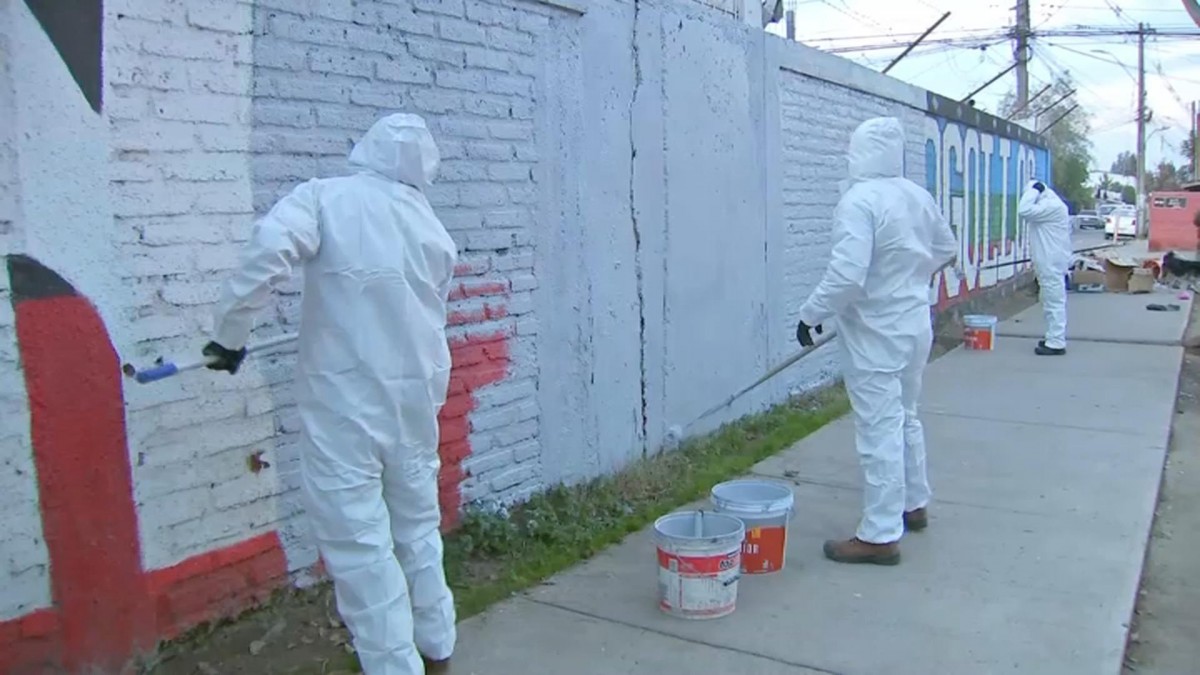 Autoridades lanzan operativo para borrar grafitis en el eje de Avenida Grecia: 'Si vuelven a rayar, nosotros vamos a volver'