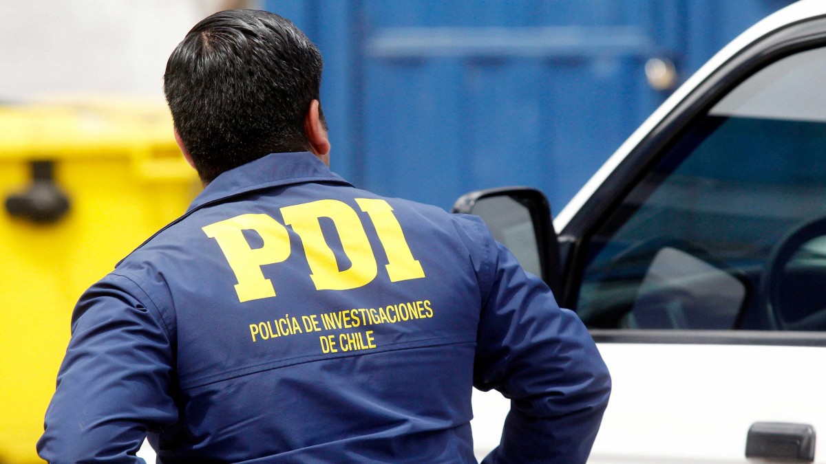 Violento portonazo a pareja de adultos mayores en Conchalí: Delincuentes clonaron WhatsApp de la mujer para estafar a su familia