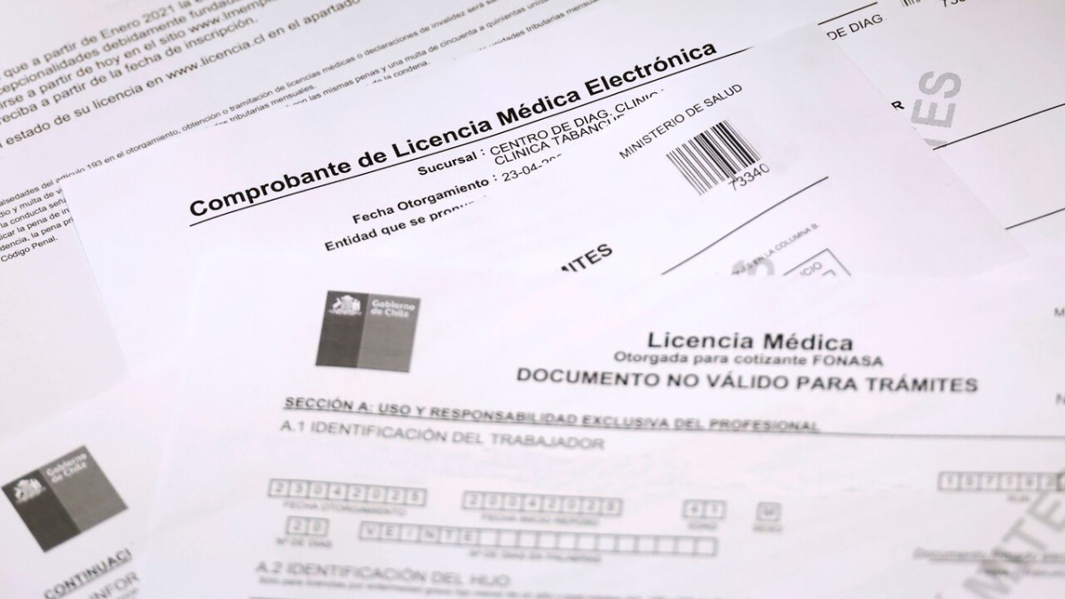 Retener sueldos y devolución de impuestos: La iniciativa del Gobierno para recuperar dinero de licencias falsas
