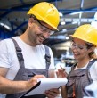 ¿Sabes en qué momento las horas que trabajas de más se convierten legalmente en horas extras? La Dirección del Trabajo aclara qué requisitos debe cumplir tu empleador y cuándo esas horas deben pagarte con recargo.