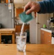 El ISP alertó sobre peligrosas publicaciones de redes sociales que promueven mezclar alcohol con antigripales. La combinación con paracetamol puede aumentar el riesgo de daño hepático grave, incluso en dosis normales.
