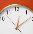 Revisa la fecha exacta en que se debe realizar el cambio de hora en Chile. La medida busca aprovechar la luz natural durante el invierno y también optimizar el consumo de energía.