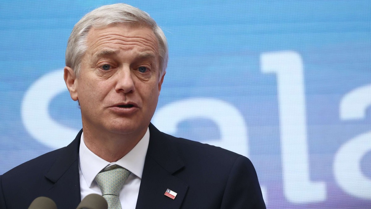 Aprobación del Presidente Kast cae a 38%