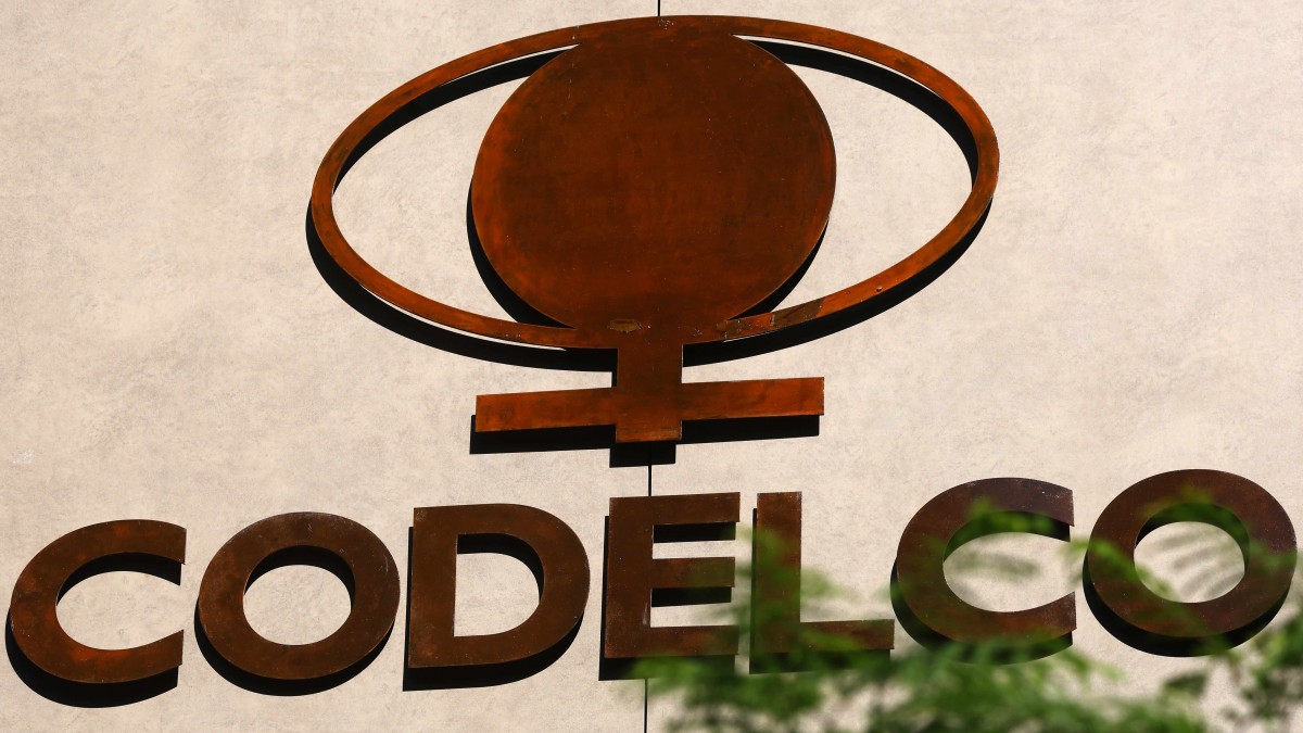 Codelco admitió en informe interno que dejó de ser el mayor productor mundial de cobre: Presenta serios problemas de costos