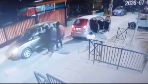 Se resistió al asalto y la tiraron al suelo: Conductora sufre el robo de su vehículo por parte de tres delincuentes en Ñuñoa