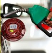 La ministra de Energía, Ximena Rincón, anticipó una importante baja de hasta $100 en el precio de las bencinas para esta semana. Revisa cuándo cambia la tarifa.