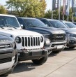 El Sernac emitió cuatro nuevas alertas de seguridad que afectan a 775 vehículos comercializados en Chile. Las fallas incluyen problemas en el motor, airbags, cinturones de seguridad y sistemas eléctricos.