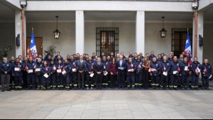 'Los chilenos nos sentimos orgullosos': Kast homenajea a rescatistas de Bomberos tras misión en Venezuela