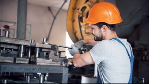 Pueden superar hasta los $2.6 millones: Estas son las carreras técnicas cortas con mejores sueldos en Chile