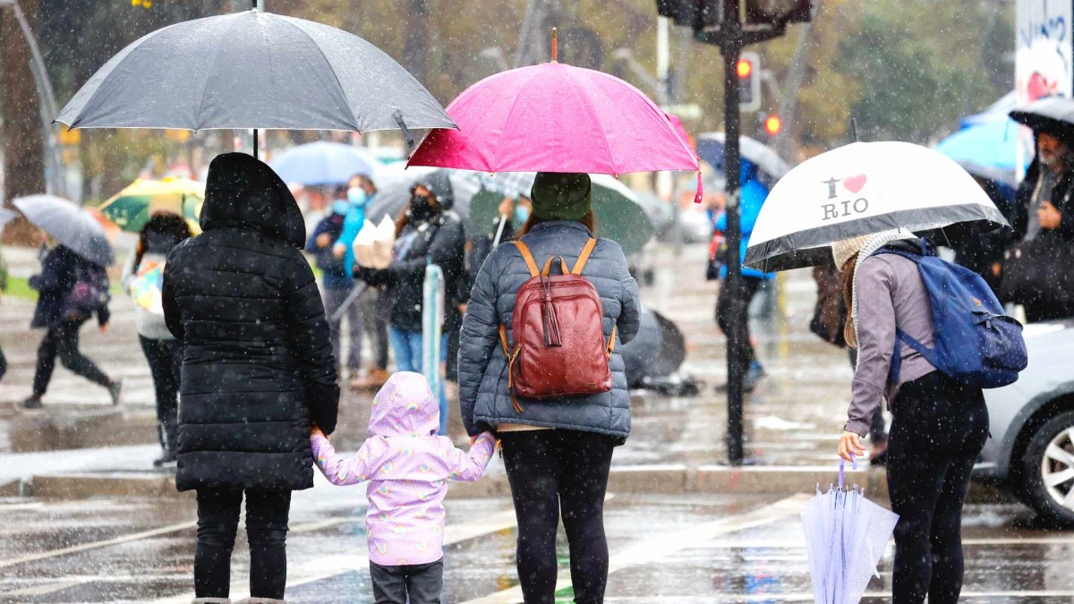 Se esperan hasta 80 mm: Meteorología actualiza alarma por 'precipitaciones intensas' en dos regiones