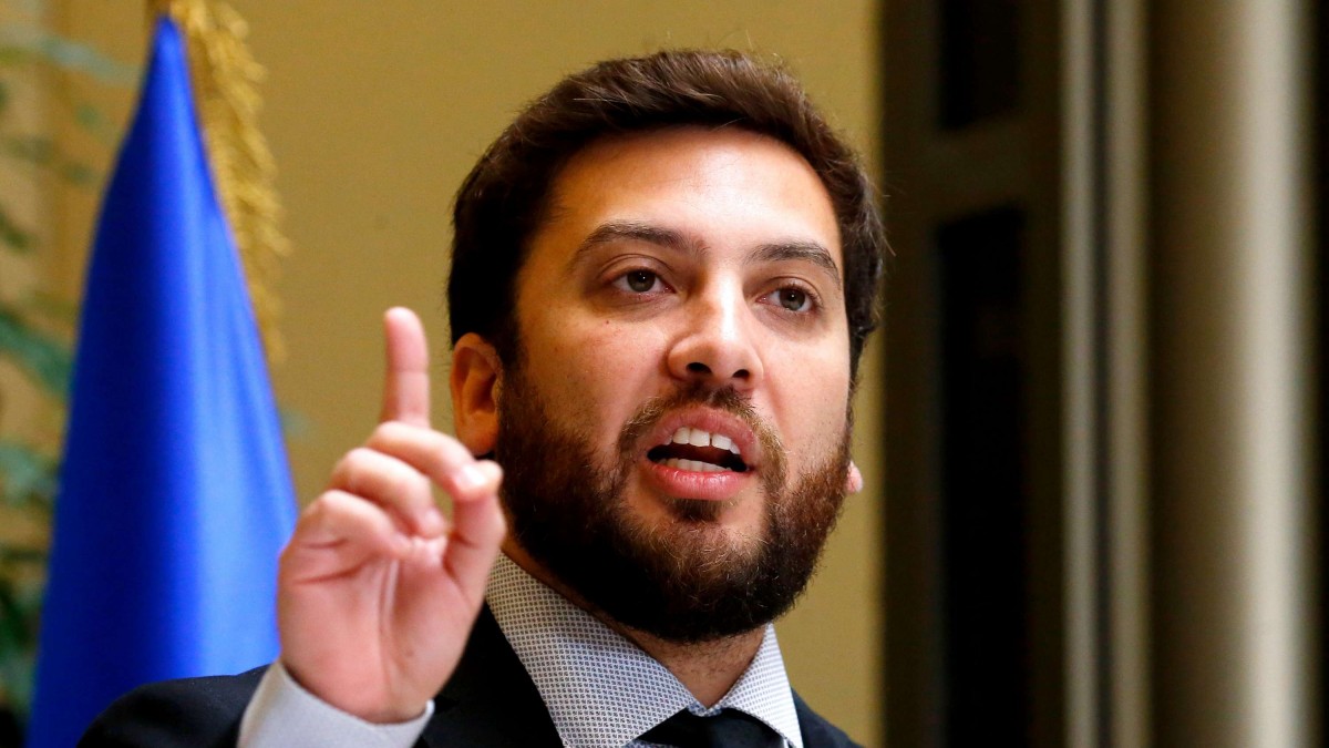 Diputado Soto llama a no insistir en acusación constitucional contra Steinert: 'Se vería mal ante los ojos de la ciudadanía'