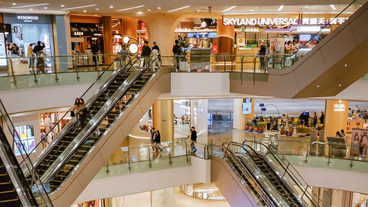 ¿Vivir dentro de un mall? Así son los nuevos departamentos que buscan instalarse en Chile