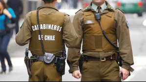 Prisión preventiva para dos carabineros acusados de exigir pago de $200 mil a conductor: Lo llevaron a dos cajeros automáticos