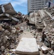 El gobierno de Venezuela informó que los dos terremotos registrados hace dos semanas han dejado al menos 3.811 fallecidos, 16.740 heridos y cerca de 18 mil damnificados. La Guaira fue una de las zonas más afectadas.