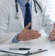 Entérate del caso de un médico en Alemania que fue condenado a cadena perpetua por matar a 15 personas. El hombre se especializó en cuidados paliativos y fue calificado como un asesino en serie.