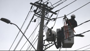 Cortes de luz en la Región Metropolitana: Estas son las 10 comunas afectadas este viernes 10 de julio