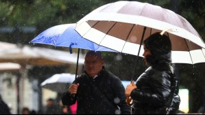 Incluye a la Metropolitana: Emiten aviso por 'precipitaciones normales a moderadas' para cinco regiones del país