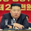 Corea del Norte anunció que reforzará su fuerza nuclear en calidad y cantidad mientras impulsa la modernización de sus Fuerzas Armadas. Kim Jong Un aseguró que un ejército fuerte es clave para garantizar la paz y la seguridad del país.