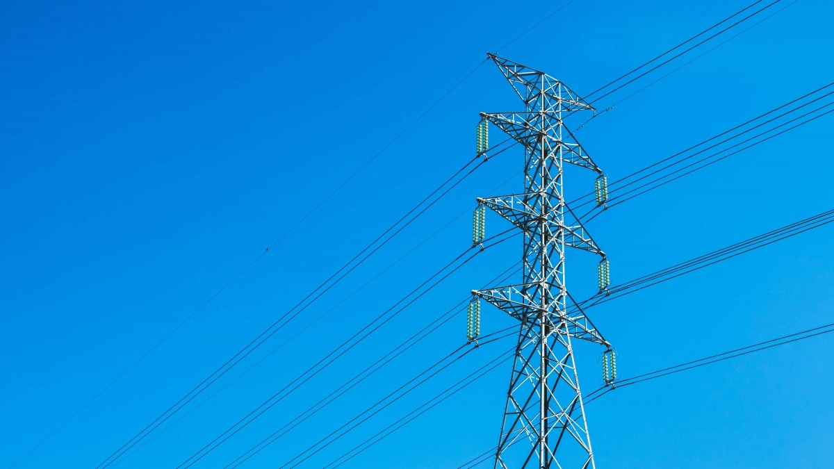Advierten que sistema eléctrico podría enfrentar un déficit de abastecimiento en julio y agosto