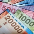 Entérate del porcentaje monetario que reciben las mujeres por la compensación por expectativa de vida según la edad que tengan. El beneficio complementa las pensiones que reciben.
