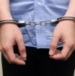 Conoce detalles sobre la detención de una mujer acusada de haber cosido los labios de su compañera de apartamento en Japón. El hecho habría ocurrido luego de una discusión.