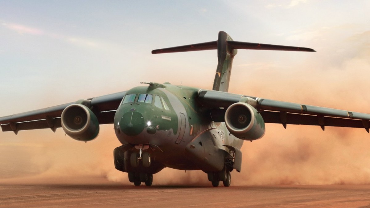 Brasil ofrece la venta del avión KC-390 a Chile y destaca su potencial para fortalecer la cooperación en defensa