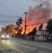 La tarde de este viernes, un voraz incendio afecta a cuatro viviendas de un sector rural de la comuna de Lampa, en el norponiente de la Región Metropolitana. Las autoridades pidieron no transitar por la zona. ¡Detalles!