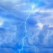 Conoce detalles sobre el aviso de probables tormentas eléctricas emitido por la Dirección Meteorológica de Chile (DMC) para cinco regiones de la zona centro sur del país.