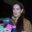 Tras sufrir un portonazo la tarde de este domingo, la figura farandulera Adriana Barrientos habló con la prensa sobre el momento del asalto y el forcejo que protagonizó con los delincuentes. ¡Detalles!