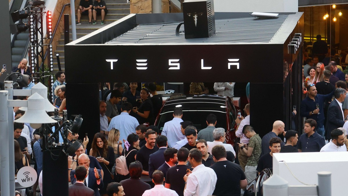 Tesla apuesta por un nuevo negocio en Chile: Busca registrar dos marcas clave