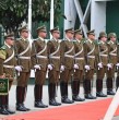 La convocatoria contempla puestos para profesionales, técnicos, administrativos y personal de apoyo, con remuneraciones que pueden superar los $1,8 millones, dependiendo del cargo.