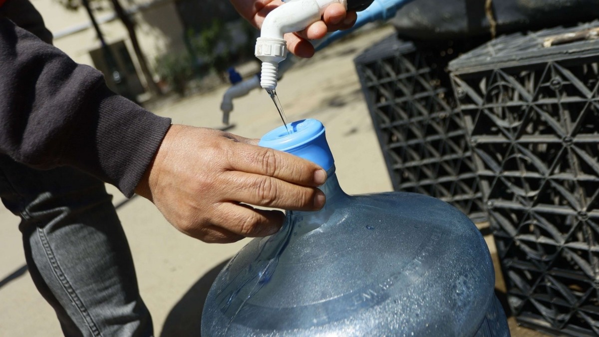 Por hasta 15 horas: Anuncian corte de agua en cinco comunas de Santiago para este martes