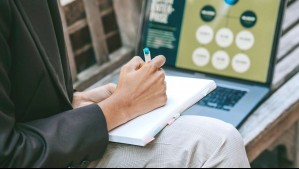 ¿Buscas estudiar un maestría online en España?: Así puedes postular a becas que cubren el 60% de la matrícula
