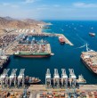 DP World planea construir un nuevo puerto en la costa este de Emiratos Árabes Unidos para evitar el estrecho de Ormuz y reducir el impacto de las tensiones con Irán en el comercio marítimo.