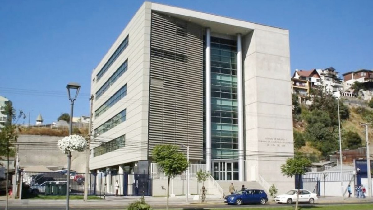 Dos personas resultan apuñaladas en plena audiencia en tribunal de Viña del Mar: Fiscales condenan el hecho