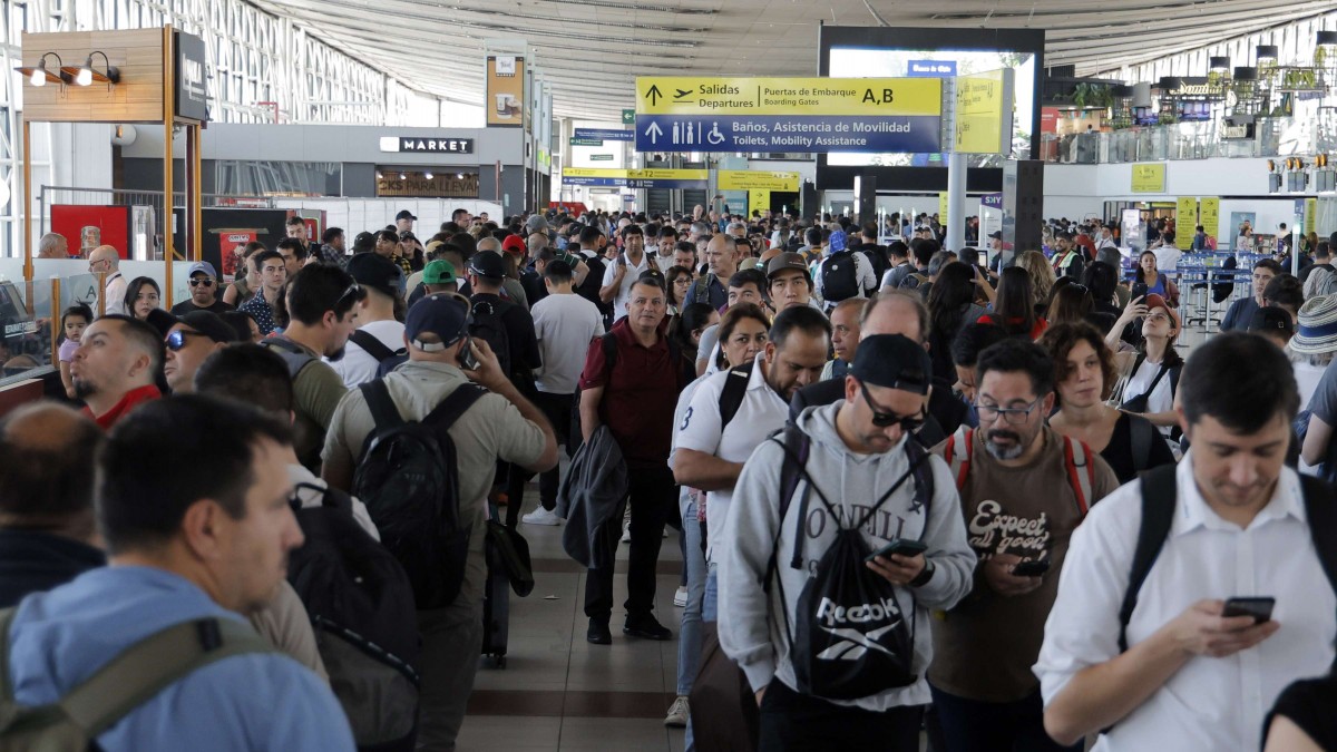 Importante aerolínea dejará de operar vuelos a Chile durante más de un mes