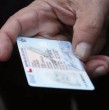 El número de documento aparece impreso en la parte frontal de la cédula de identidad. En el caso de las cédulas antiguas, este código está compuesto por una combinación de letras y números, es decir, es un número alfanumérico.