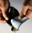 El proceso está dirigido a pensionados de leyes de reparación y pensiones de gracia que cumplen con el requisito de edad, quienes podrán realizar el trámite con anticipación para comenzar a recibir el beneficio en septiembre.