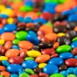 Revisa en detalle cuáles son los dos icónicos colores de M&M\\\'s que serán retirados por nuevas normativas de salud. Esto no tiene nada que ver con estrategias de marketing o cambios voluntarios.