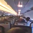 Un avión comercial que cubría la ruta entre Santiago y Concepción debió suspender su llegada a la región de Biobío la mañana de este jueves, debido al intenso sistema frontal que afecta a la zona.