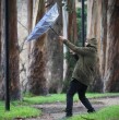 La Dirección Meteorológica actualizó la alerta por viento moderado a fuerte debido al sistema frontal. Revisa las regiones afectadas, las velocidades estimadas y dónde podrían registrarse rachas de hasta 90 km/h.