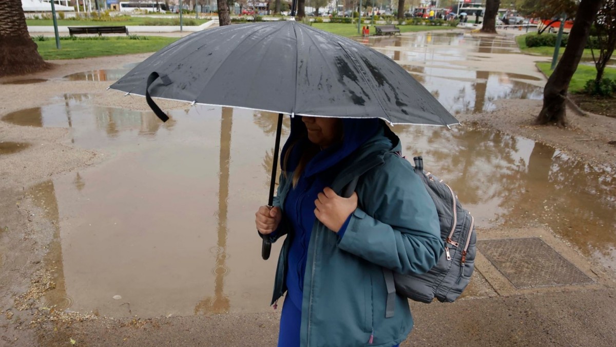 Llovería hasta 120 mm: Emiten alarma meteorológica por 'precipitaciones intensas' en zona de la región de Atacama