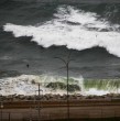 Las marejadas ya afectan la zona central por el sistema frontal. Jaime Leyton advirtió que las olas podrían alcanzar hasta 4 metros frente a Valparaíso y llamó a evitar el borde costero por el riesgo asociado.