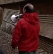 Durante la tarde de este jueves, autoridades de Gobierno, junto a efectivos militares, intensificaron el operativo de evacuación preventiva en el campamento Ribera del Río, en la comuna de Talagante.