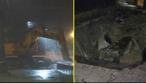 Socavón en costanera de Algarrobo deja a trabajador municipal lesionado tras caer con retroexcavadora