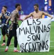 La FIFA inició una investigación contra la selección de Argentina tras exhibir una pancarta sobre las Islas Malvinas luego de vencer a Inglaterra en las semifinales del Mundial 2026. ¡Detalles!