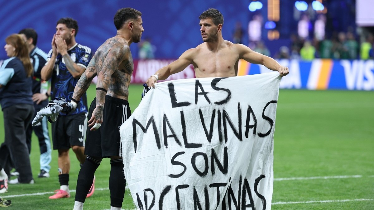 FIFA investiga pancarta de Argentina sobre Malvinas FIFA investiga pancarta de Argentina sobre Malvinas