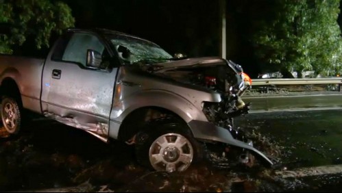 Doble emergencia en la Ruta 78: Choque entre camionetas y caída de árbol dejan cuatro lesionados en Talagante